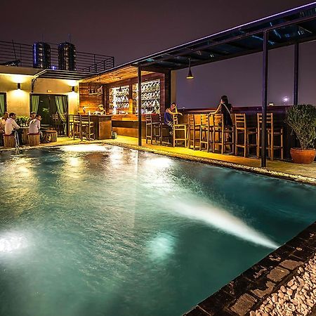 Diamond Palace Resort & Sky Bar Phnom-Penh Buitenkant foto