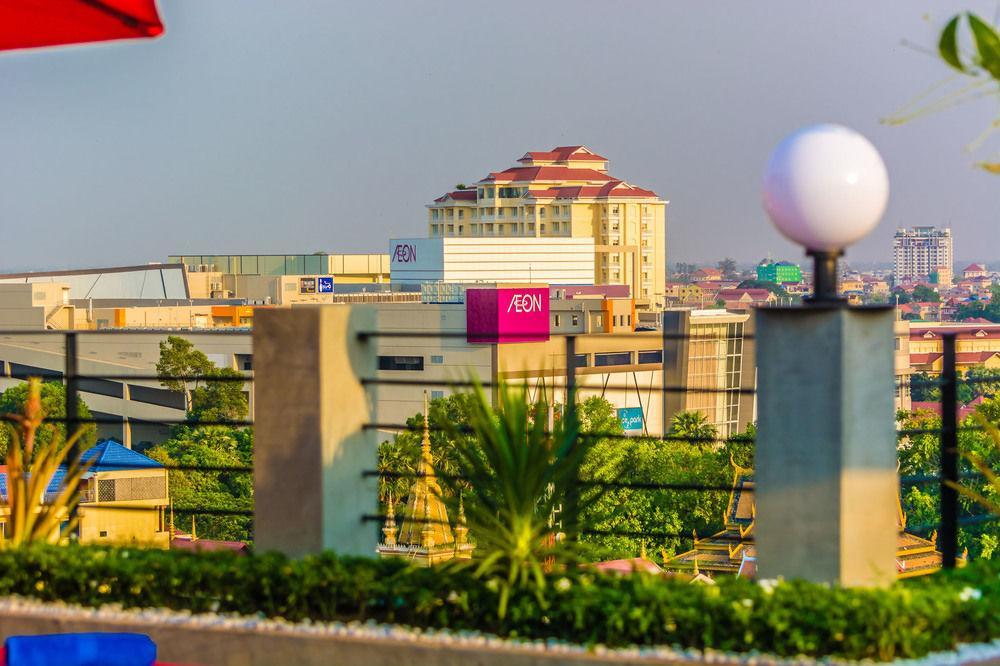 Diamond Palace Resort & Sky Bar Phnom-Penh Buitenkant foto