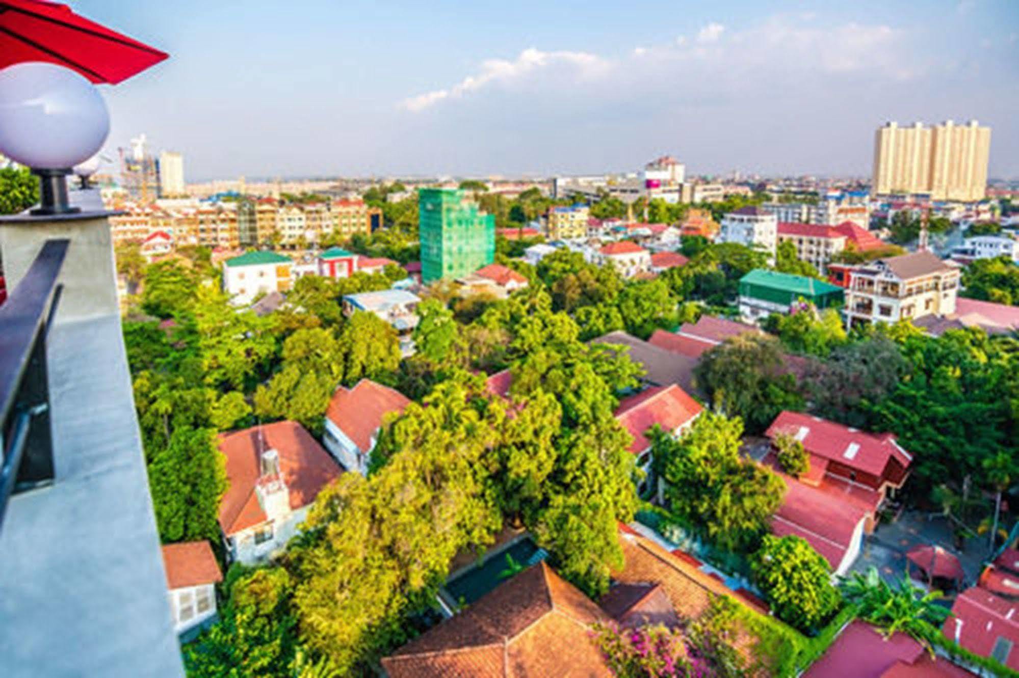 Diamond Palace Resort & Sky Bar Phnom-Penh Buitenkant foto