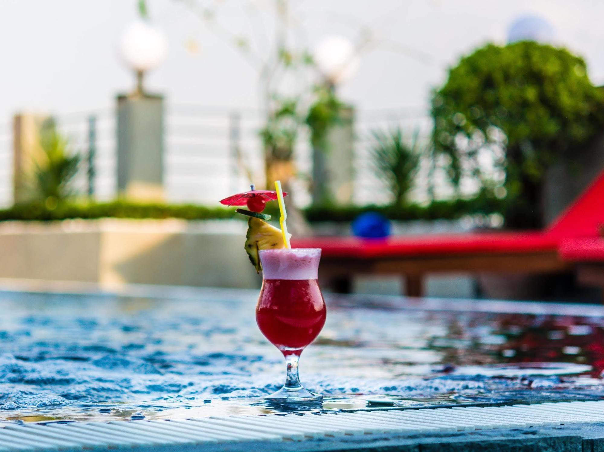 Diamond Palace Resort & Sky Bar Phnom-Penh Buitenkant foto