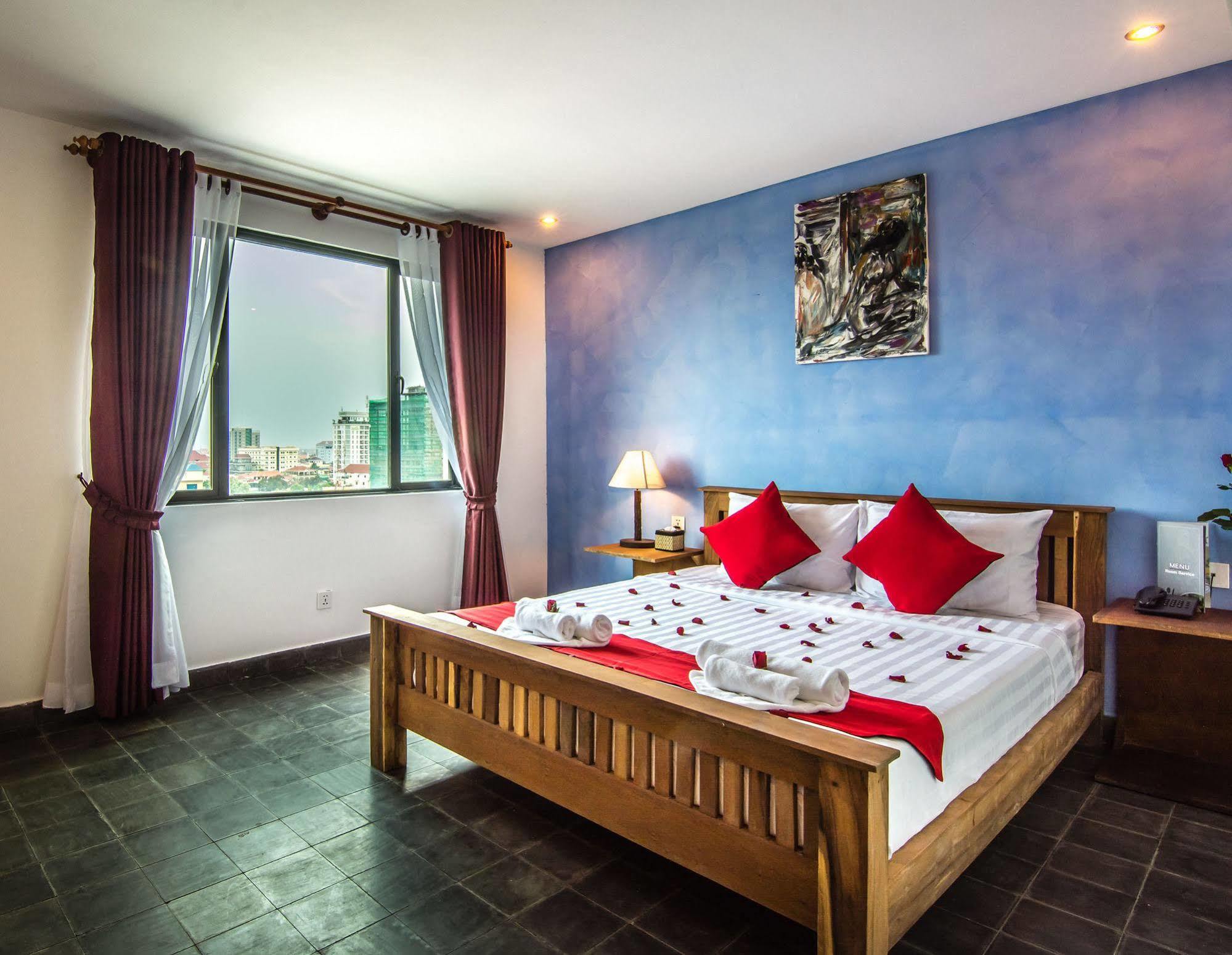 Diamond Palace Resort & Sky Bar Phnom-Penh Buitenkant foto