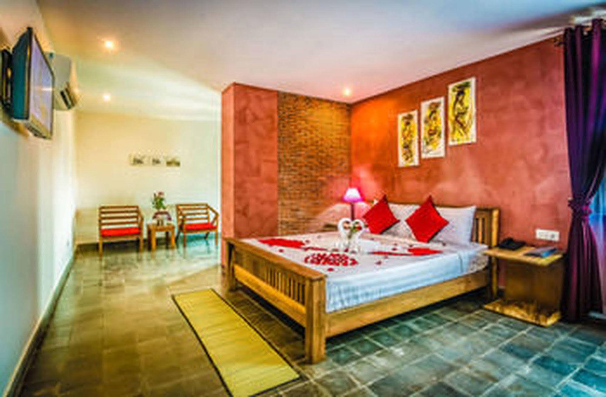 Diamond Palace Resort & Sky Bar Phnom-Penh Buitenkant foto