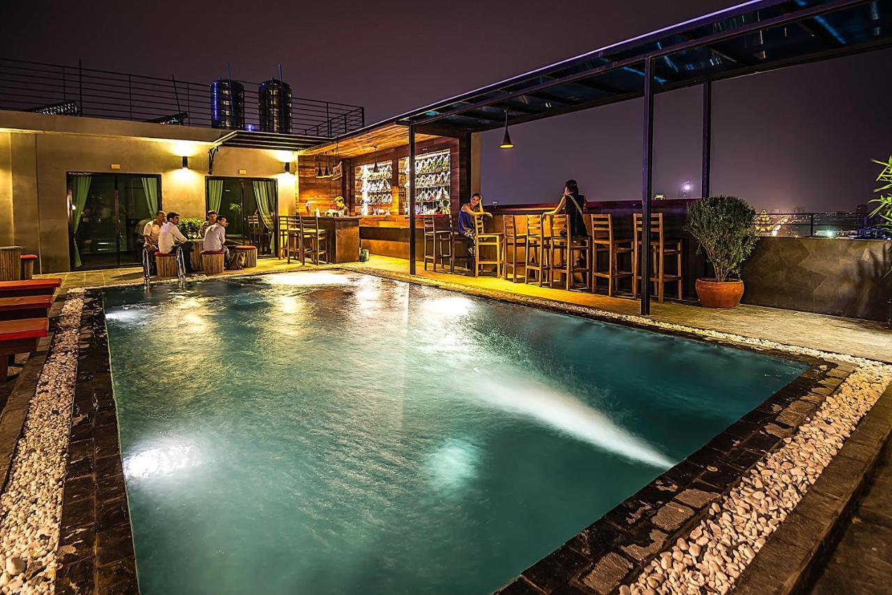 Diamond Palace Resort & Sky Bar Phnom-Penh Buitenkant foto