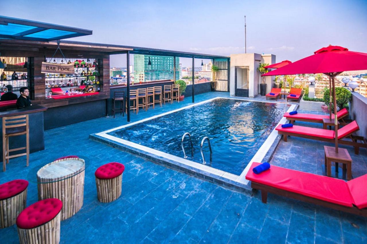 Diamond Palace Resort & Sky Bar Phnom-Penh Buitenkant foto